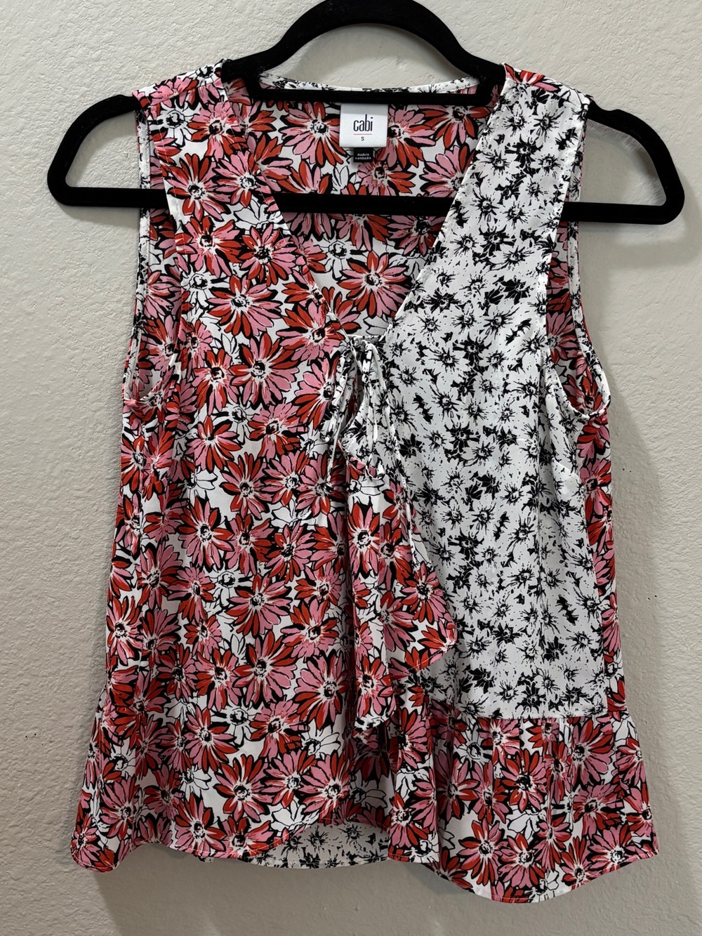 Cabi Pink Red Floral Mixed Print Sleeveless Blouse Size Small